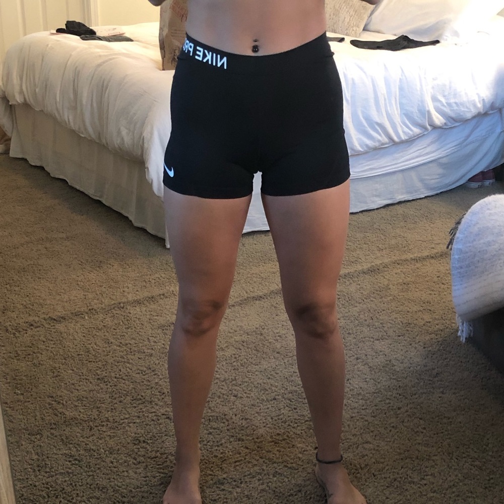 Black Medium Nike Pro